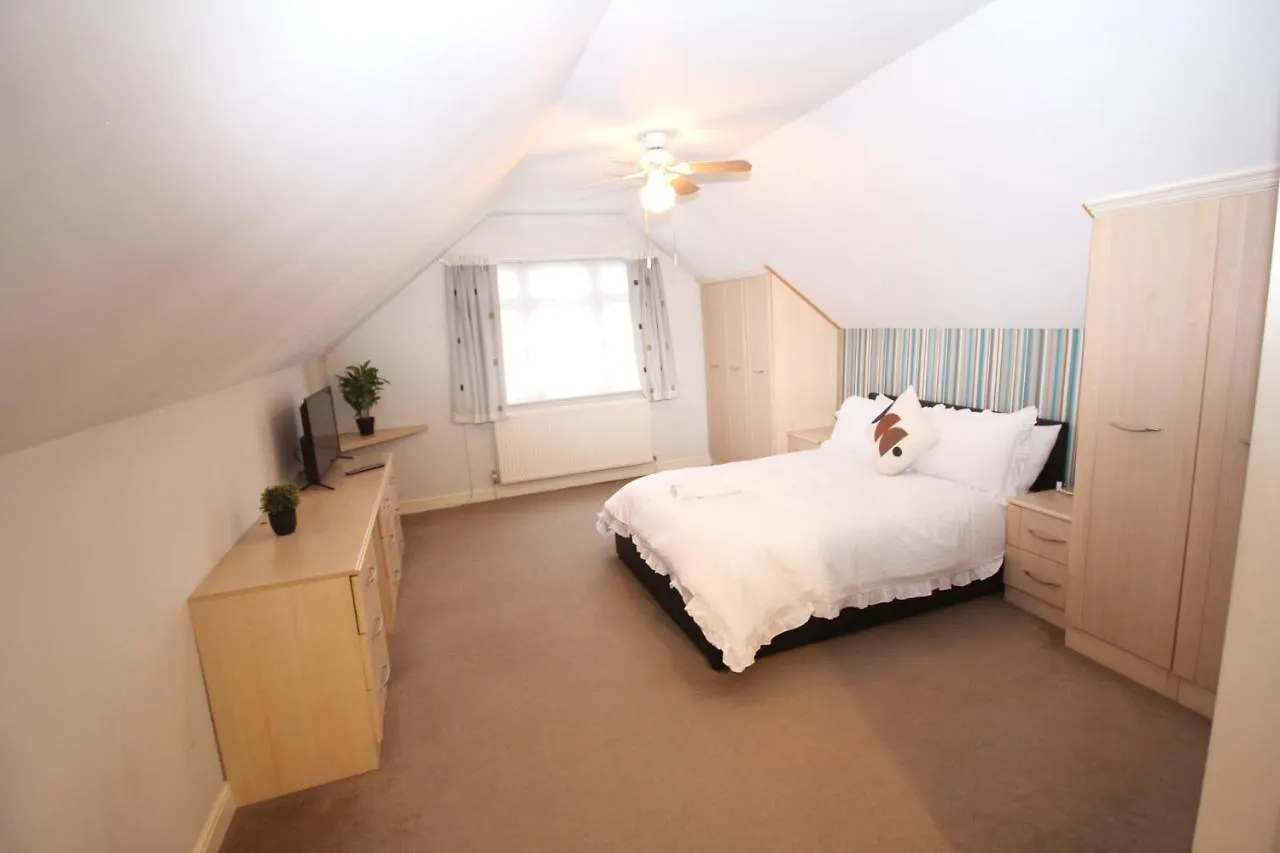 Oaks House Apartment Hanworth 0*, Hanworth (Berkshire) United Kingdom