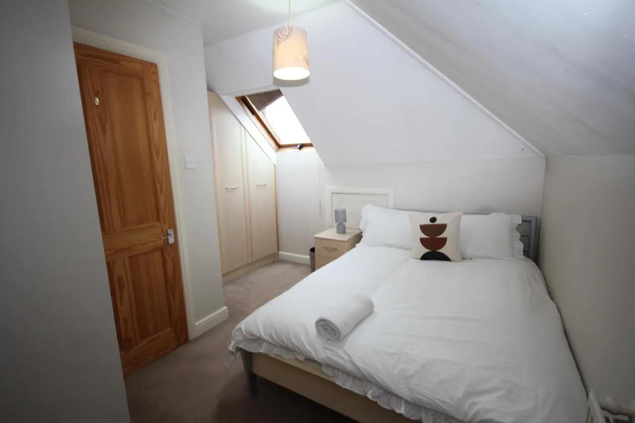 Oaks House Apartment Hanworth United Kingdom