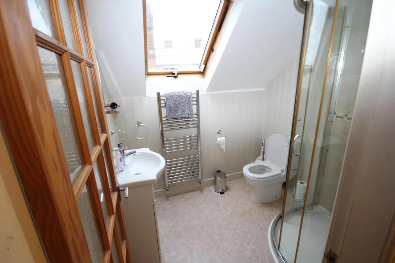 Oaks House Apartment Hanworth Hanworth (Berkshire)