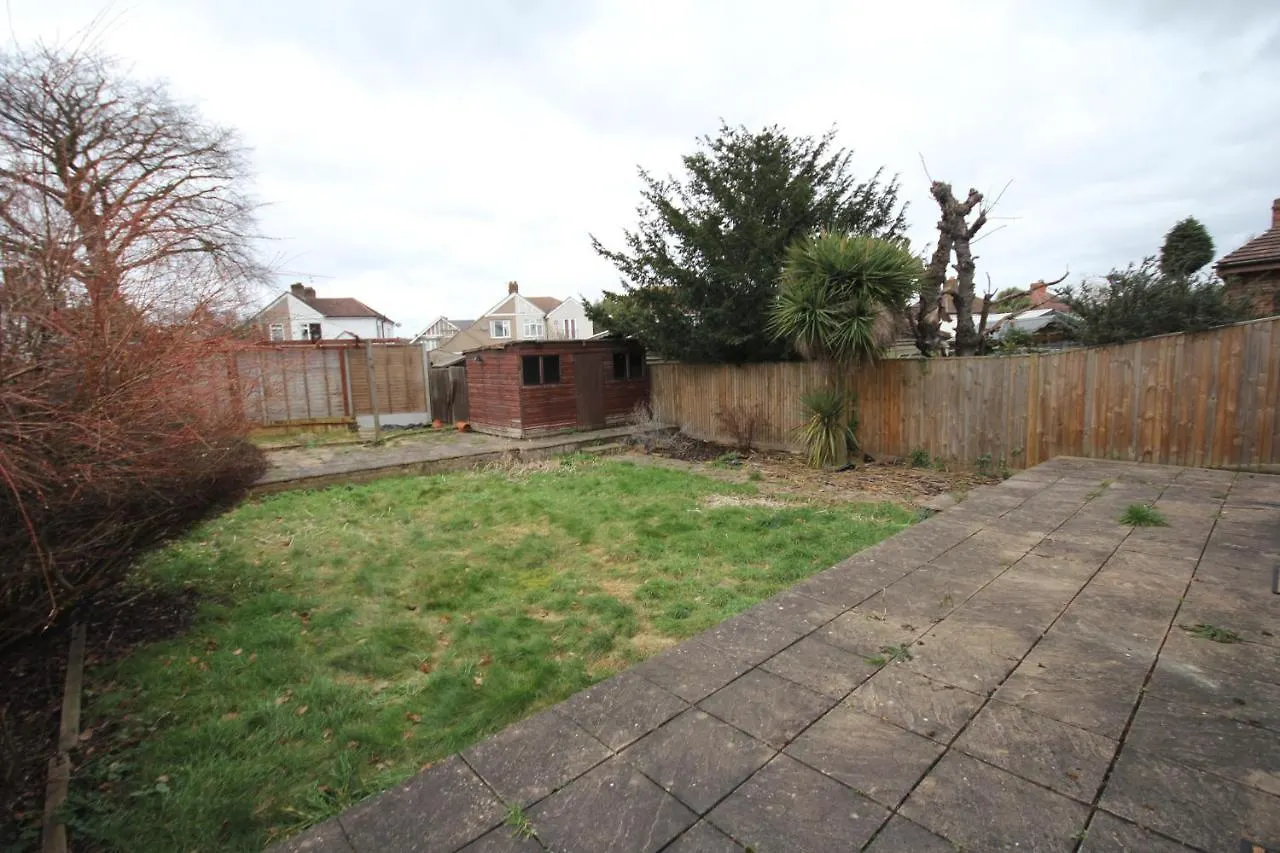 Oaks House Apartment Hanworth Hanworth (Berkshire)