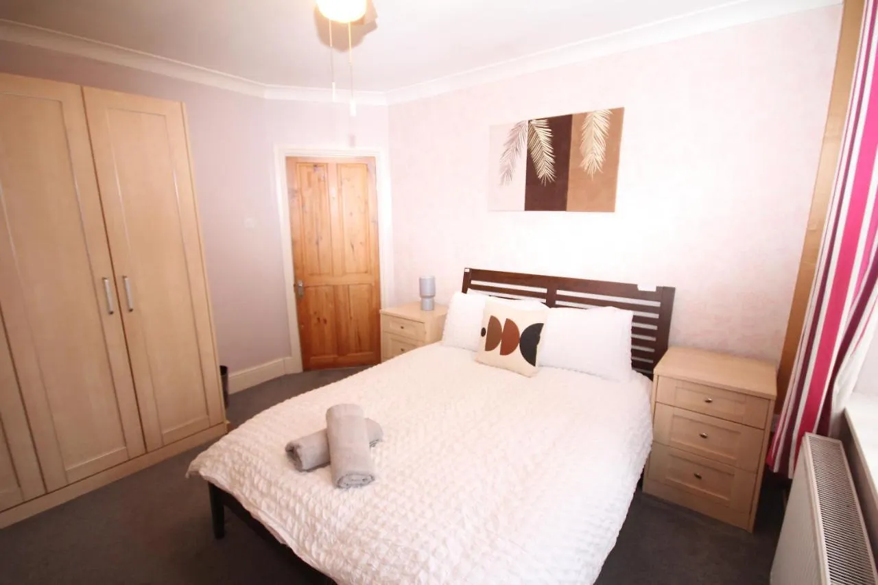 Oaks House Apartment Hanworth