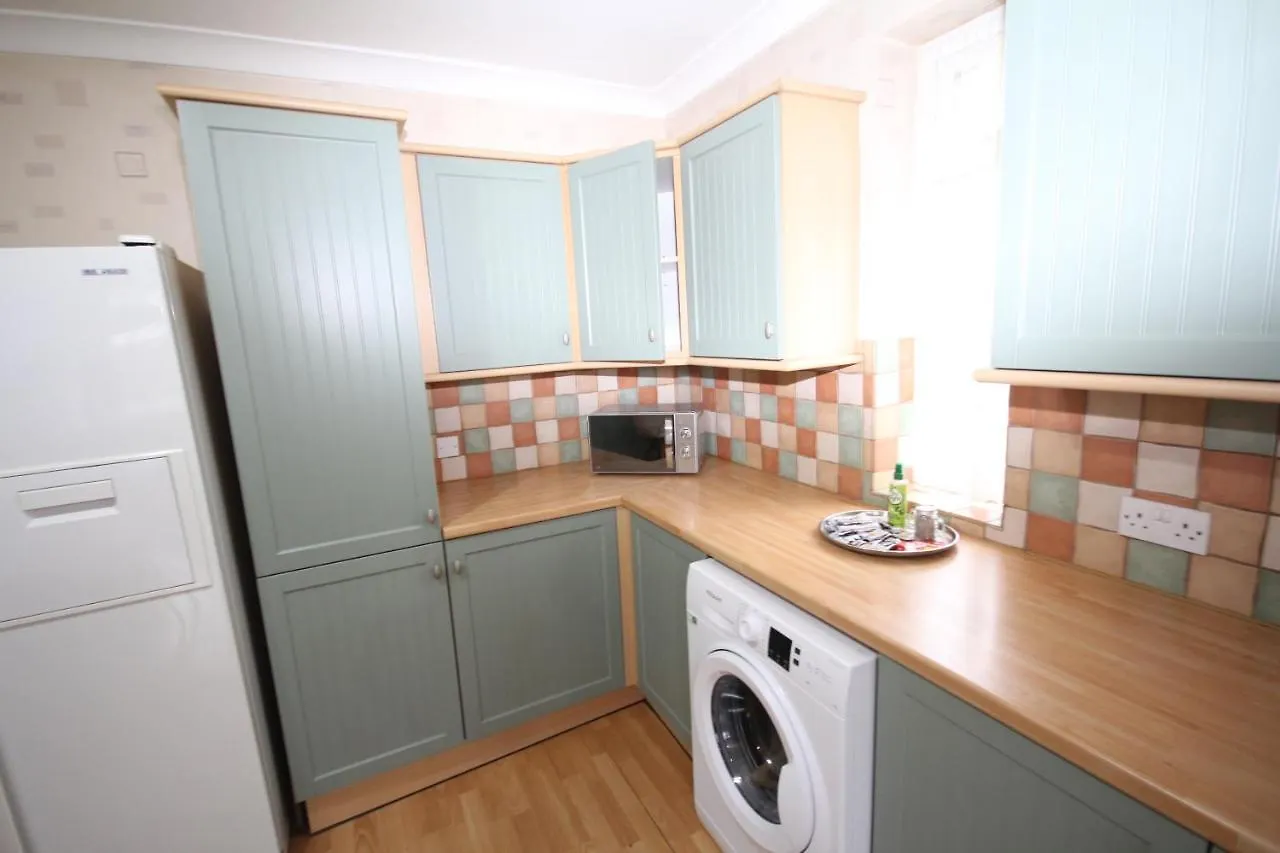 Oaks House Apartment Hanworth  Hanworth (Berkshire)