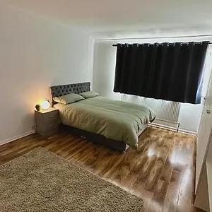 Homestay Cozy In A Peaceful Area, Hayes (Greater London)