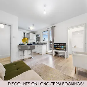 Apartment Powdermill, Hanworth (Berkshire)